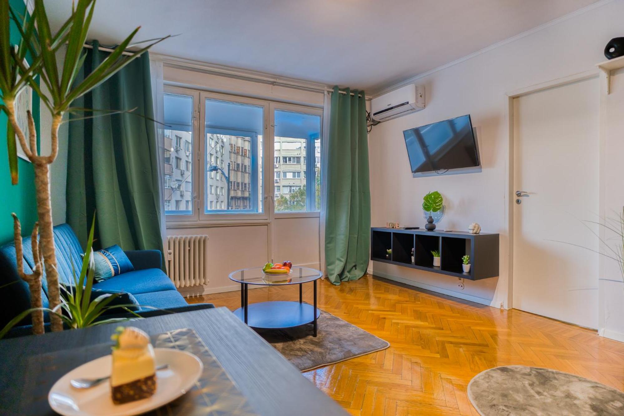 Hacienda Royal Palace - Central Designer Apartment Bucharest Exterior photo