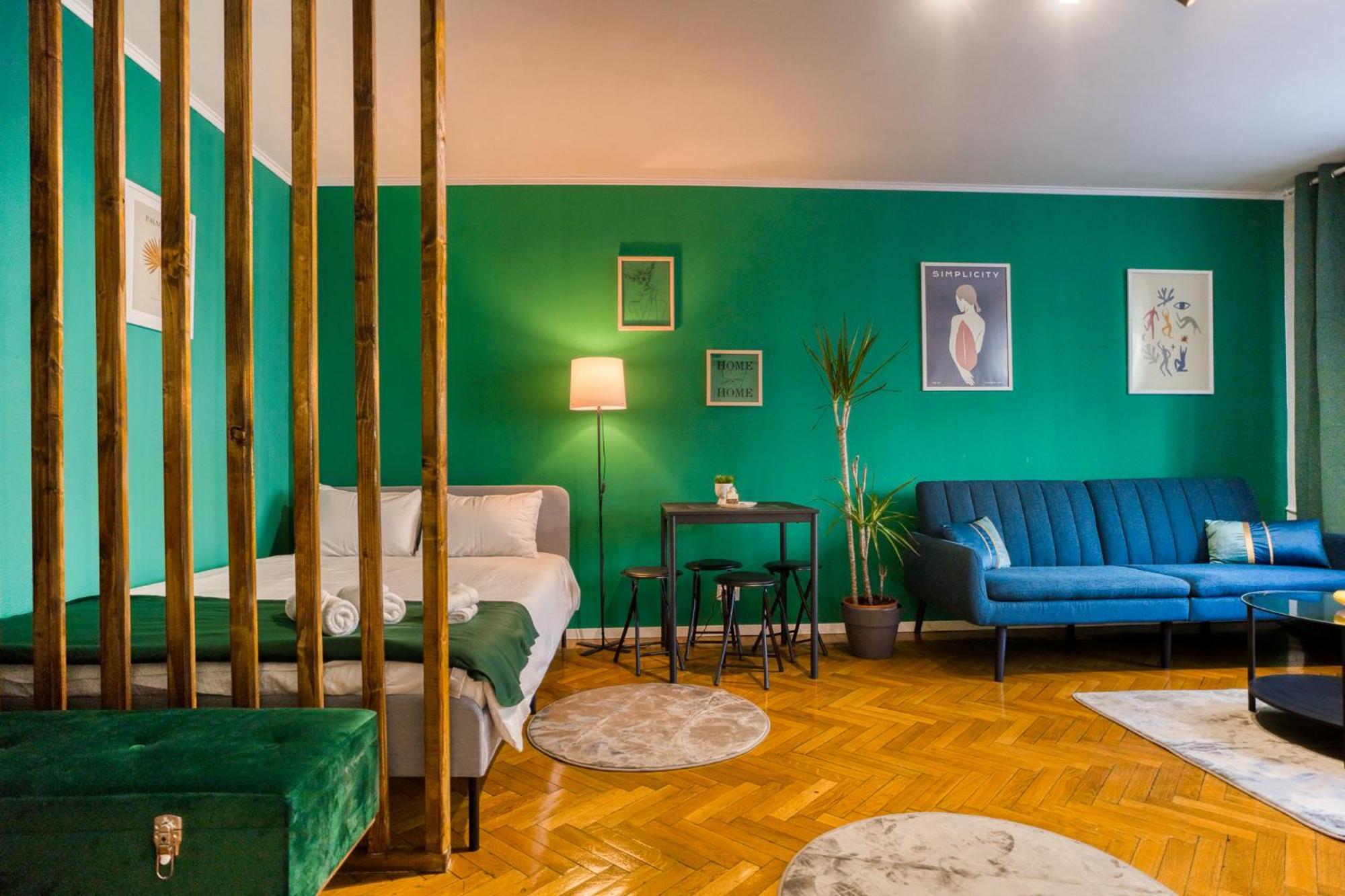 Hacienda Royal Palace - Central Designer Apartment Bucharest Exterior photo